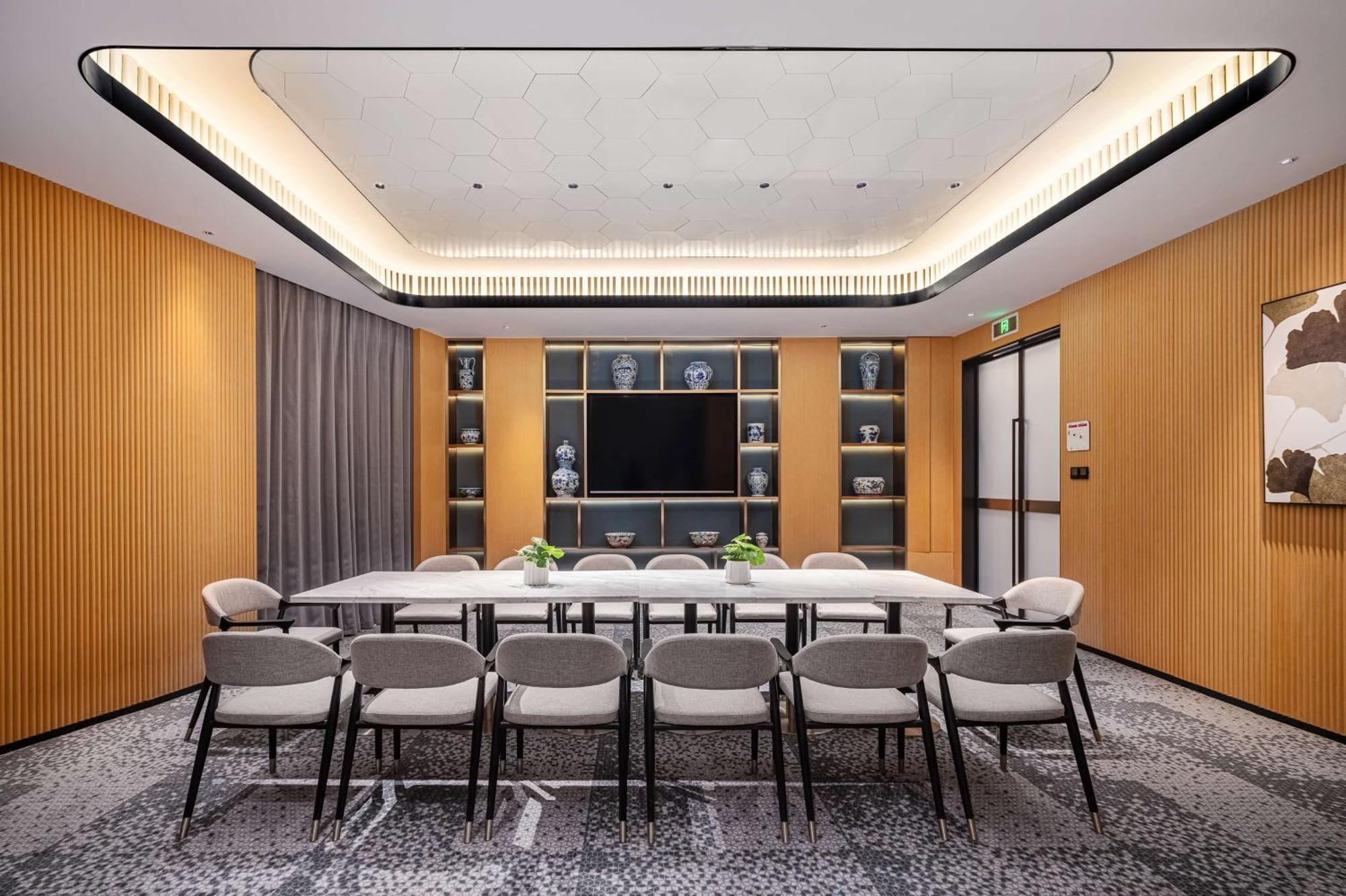 Hilton Garden Inn Beijing Temple Of Heaven East Gate Station Exterior photo